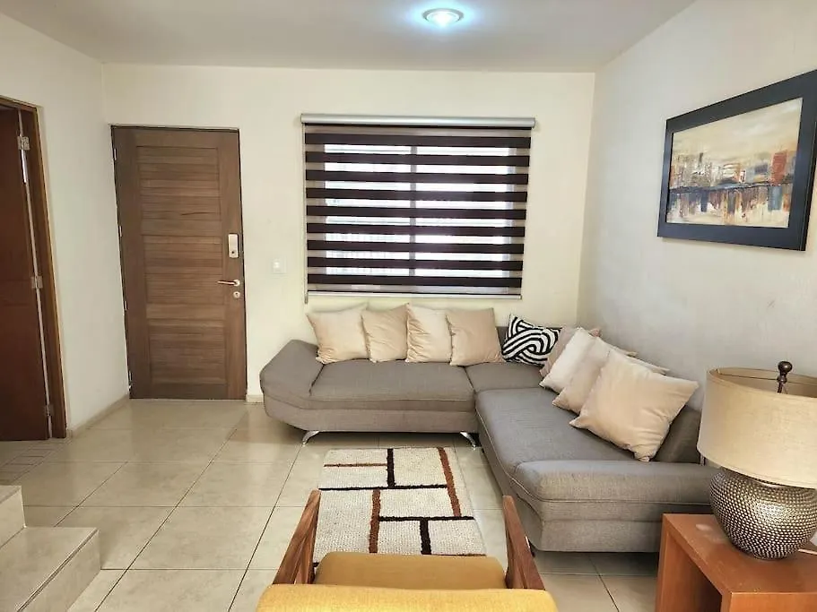 בית נופש גואדלחארה Casa Para Grupos Grandes Por El Iteso
